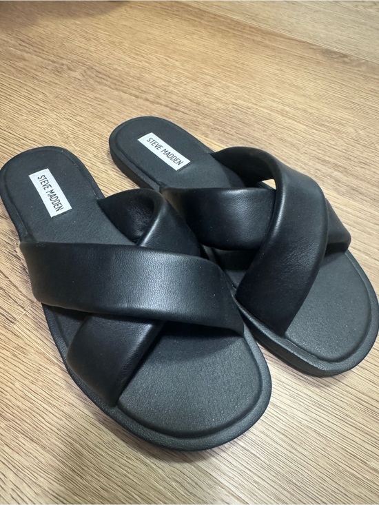 Steve Madden Shoes - Steve Madden Klarke Black Crisscross Padded Slide Sandals